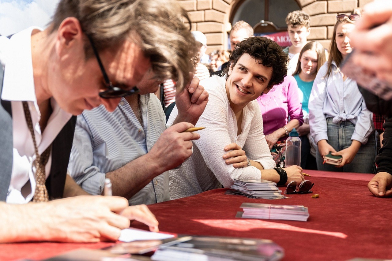 vígmajális dedikálás 2024