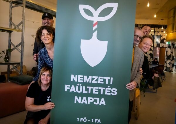 10 millió fa nemzeti faültetés napja