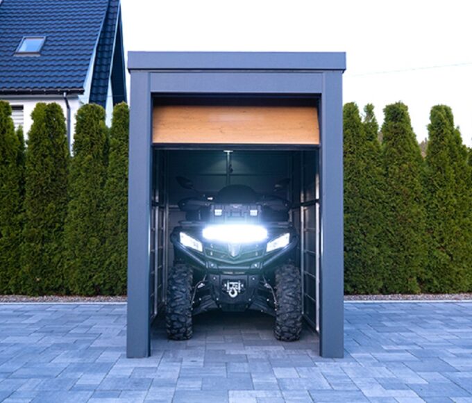 DELUX motor- és quadgarázs