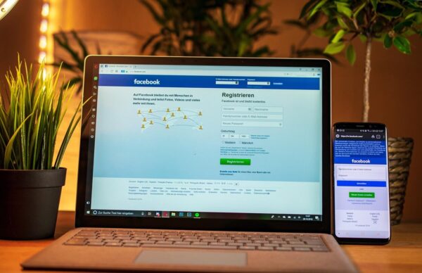 facebook hirdetési trollok