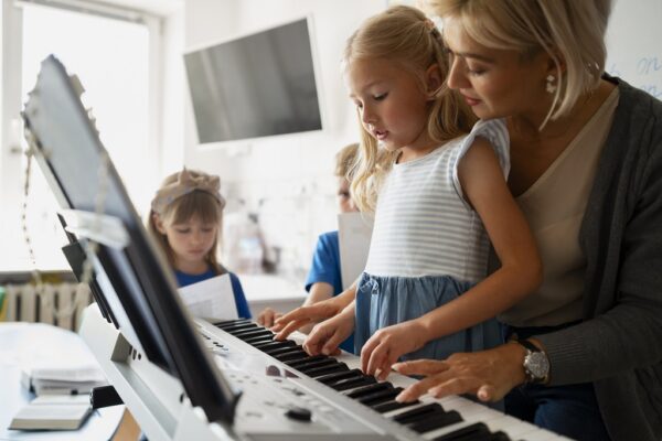 Hogyan segíti a zene a memóriát